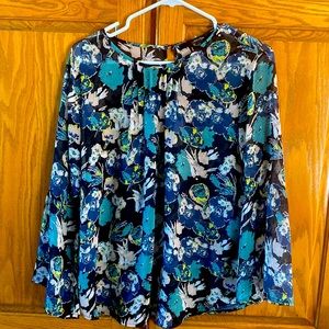 Beautiful patterned, lightweight and flowy blouse!!!